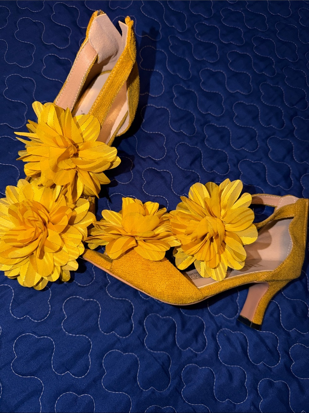Yellow Floral Accent Women's Heels - Decorative Flower Pumps
